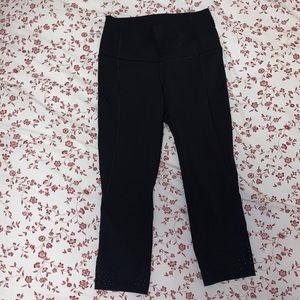 Lululemon black cropped leggings